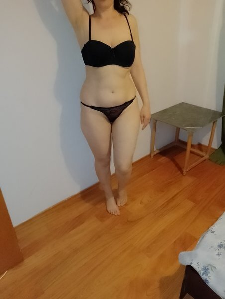Buna dragule, sunt Adina, bruneta sexy, fantezii, masaj erotic,